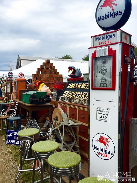 Great information and tips for anyone planning to visit the Brimfield Flea Market.  You'll want to read this before you shop!  Pin it so you'll have it for later!