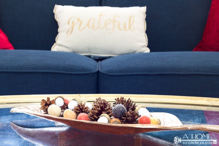I love this pretty fall coffee table decor! I can't get over how much great fall home decor inspiration there is here! Definitely pinning for later!