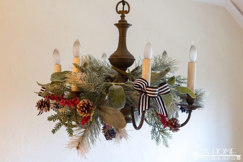 christmas-chandelier-garland-holly-vintage