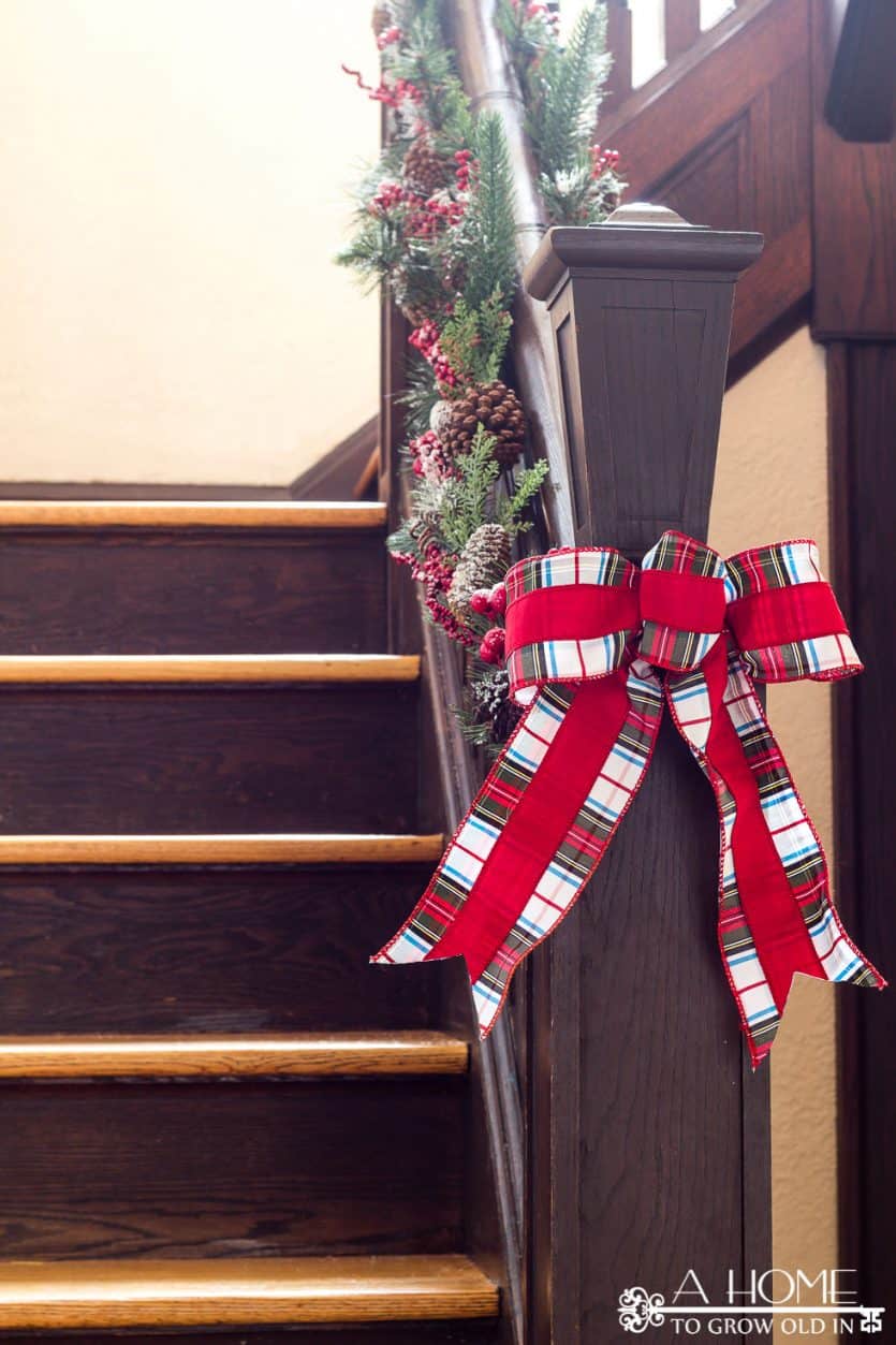 how-to-decorate-stairs-christmas
