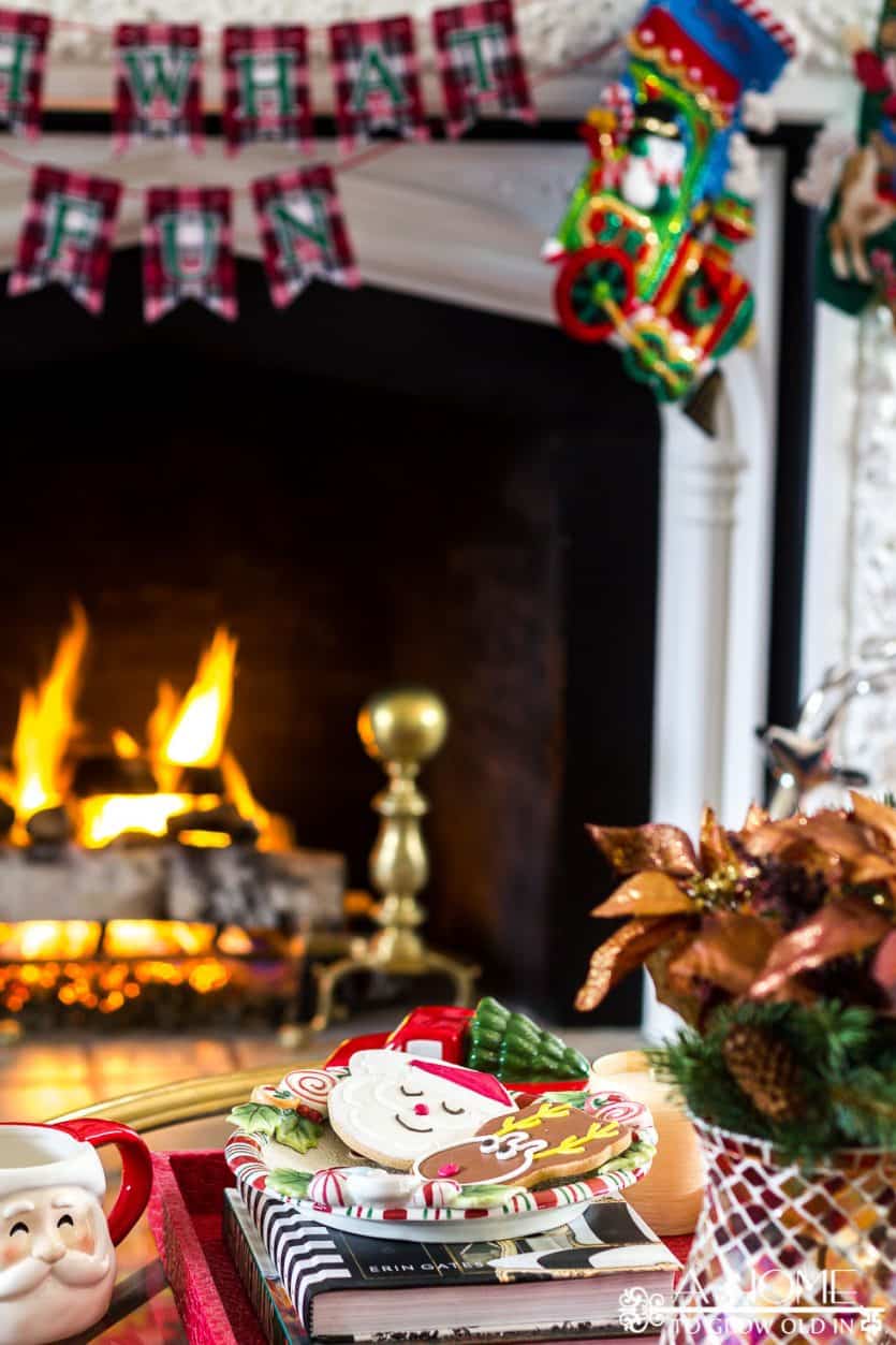 vintage-christmas-banner-fireplace-stockings