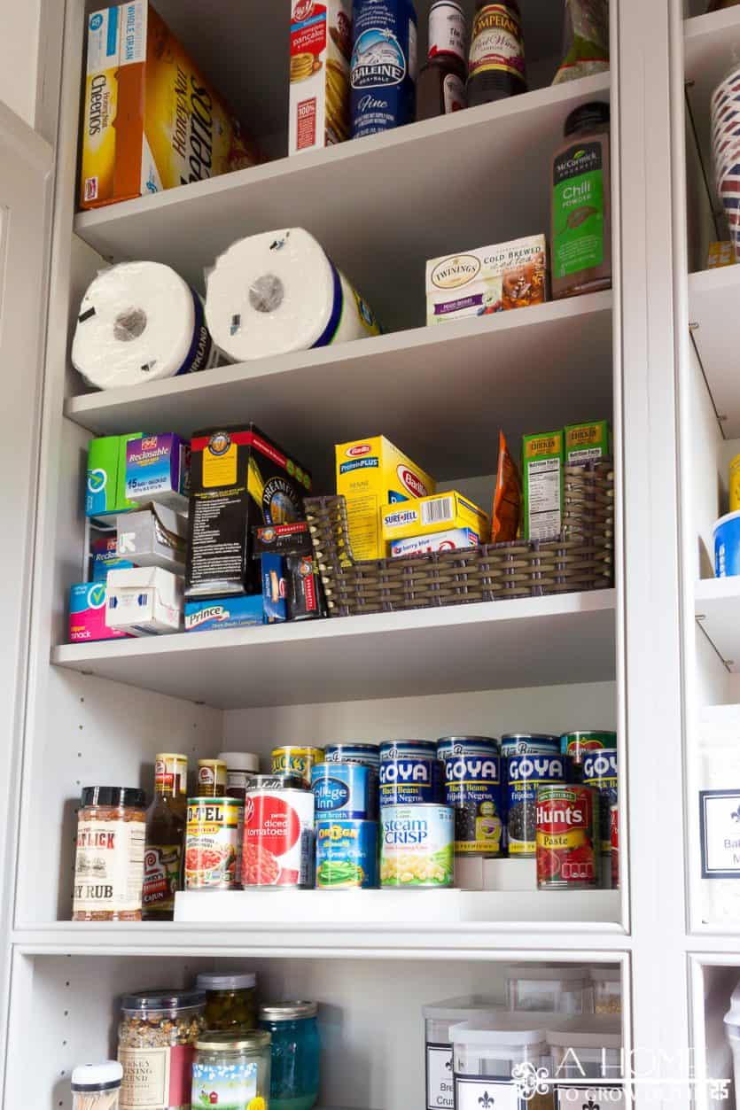 You won't want to miss this gorgeous pantry makeover with free printable pantry labels! Great ideas for organizing it so that it's easy to maintain.