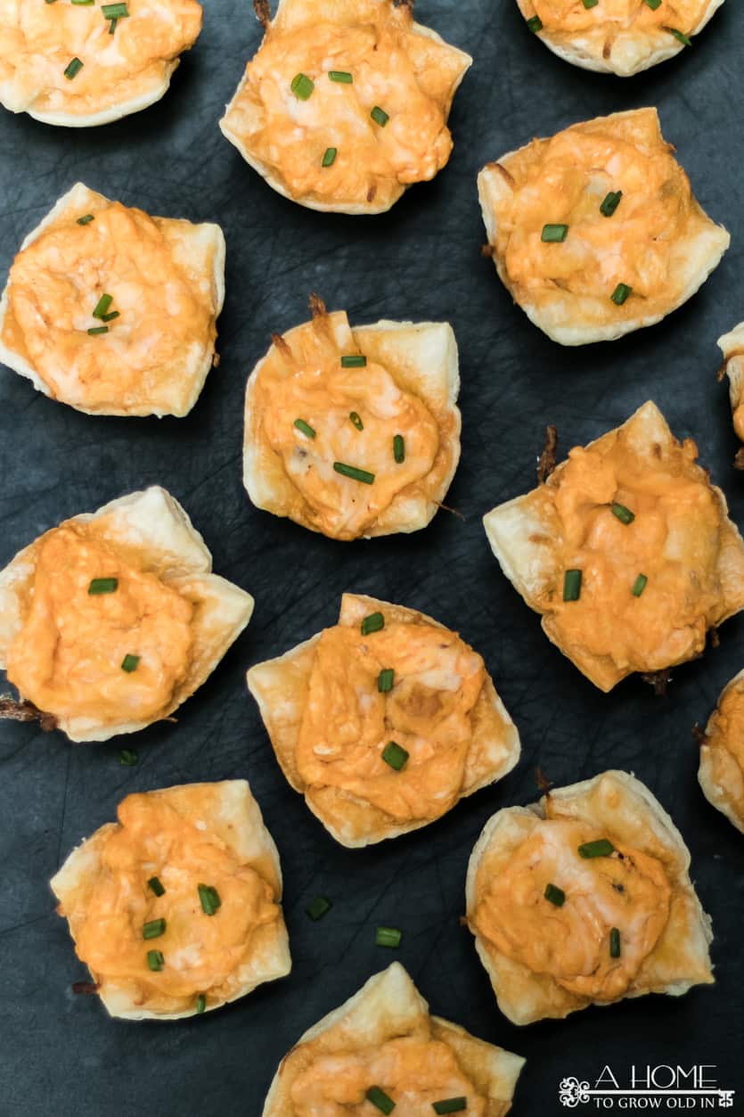 bite-sized buffalo chicken cups with melted cheese